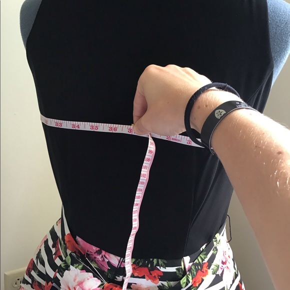 Dress with floral skirt - Picture 5 of 6